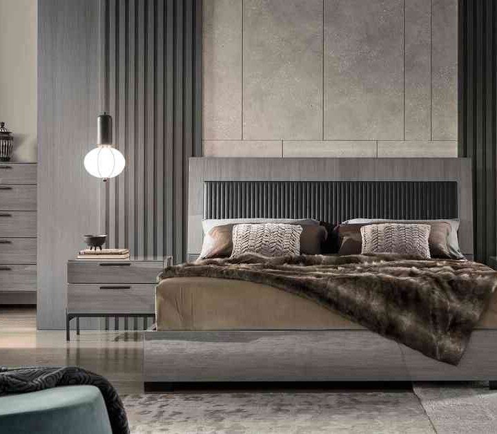 AURELIO GRAND LUXE WOODEN COT BED